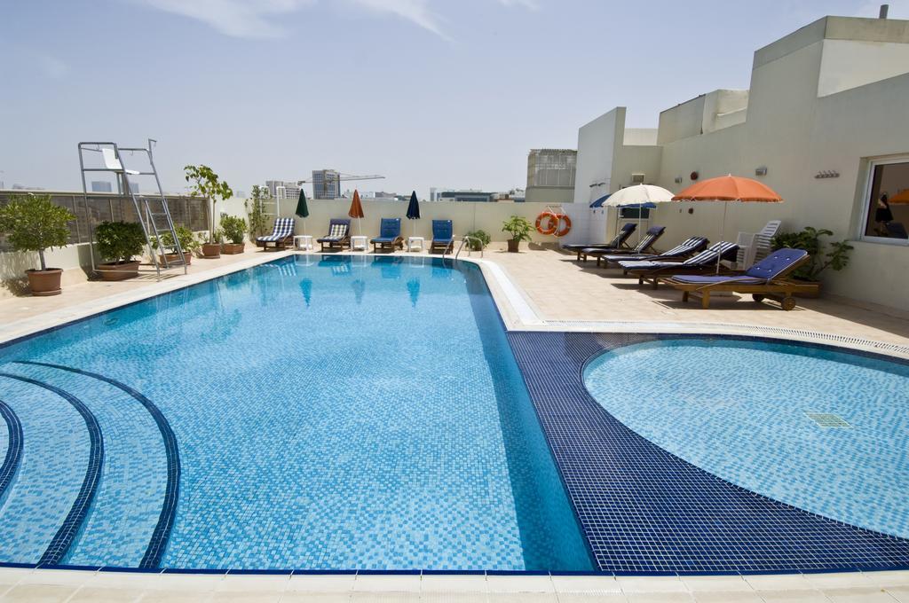 Ramee Hotel Apartments Dubai Exteriör bild